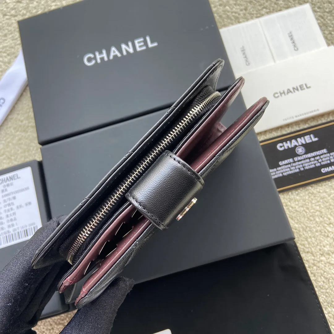 480💰Xiaoxiang imported Italian lambskin Item number: A48667 Height: w15×h10×d2.5cm Color: black sheepskin silver steel mark