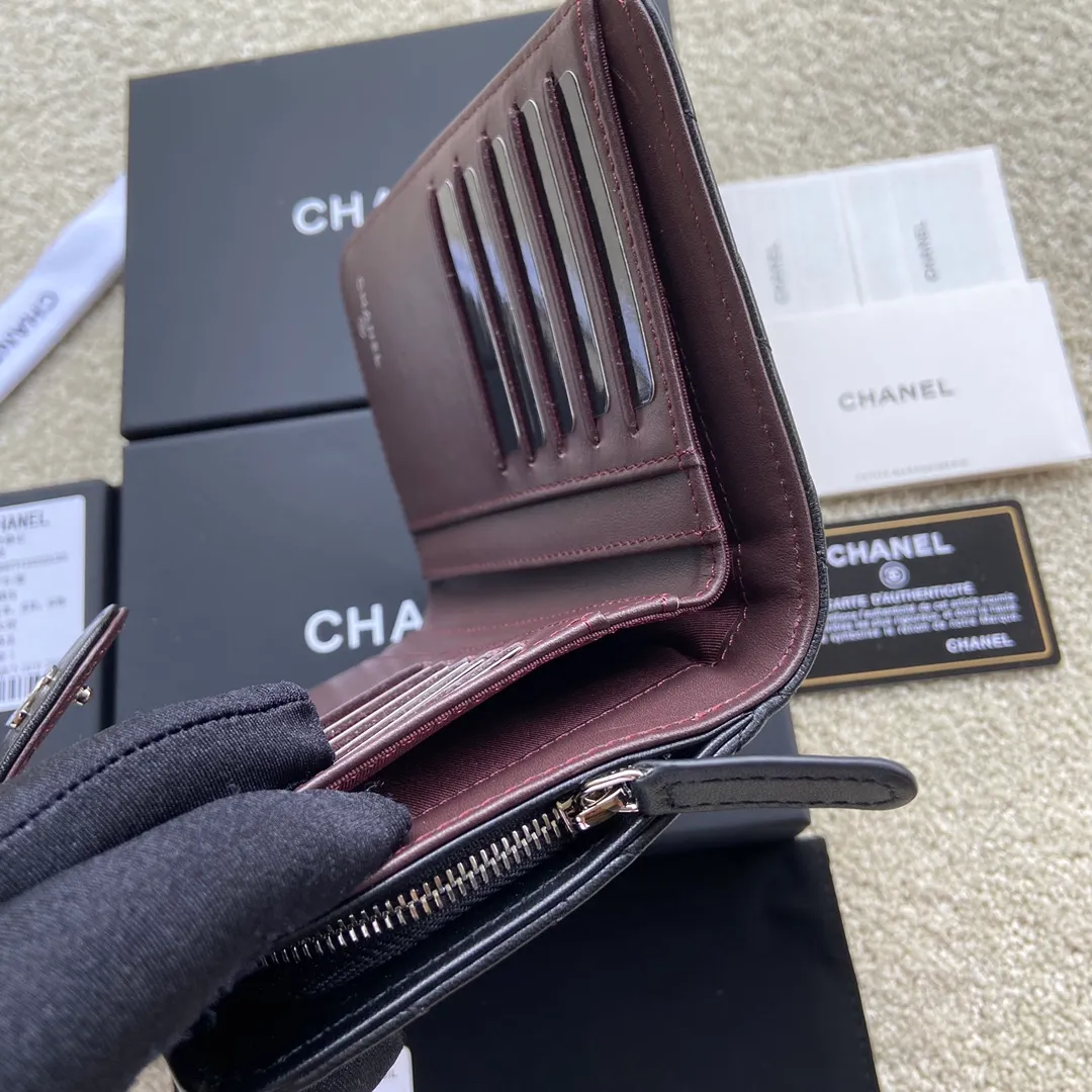 480💰Xiaoxiang imported Italian lambskin Item number: A48667 Height: w15×h10×d2.5cm Color: black sheepskin silver steel mark