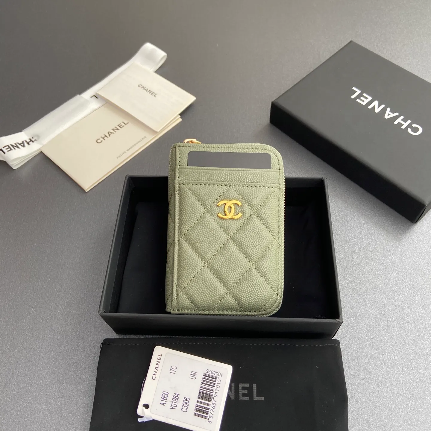 [Special grade hardware original leather] ¥280 Xiaoxiang small zipper bag card holder series with iconic metal logo, gold tone metal hardware, special Italian imported leather 2 card slots wallet bag, 4 card slots No.: 1650 Greek edge fine ball pattern light gold steel mark Size: w11×h7.5×2cm