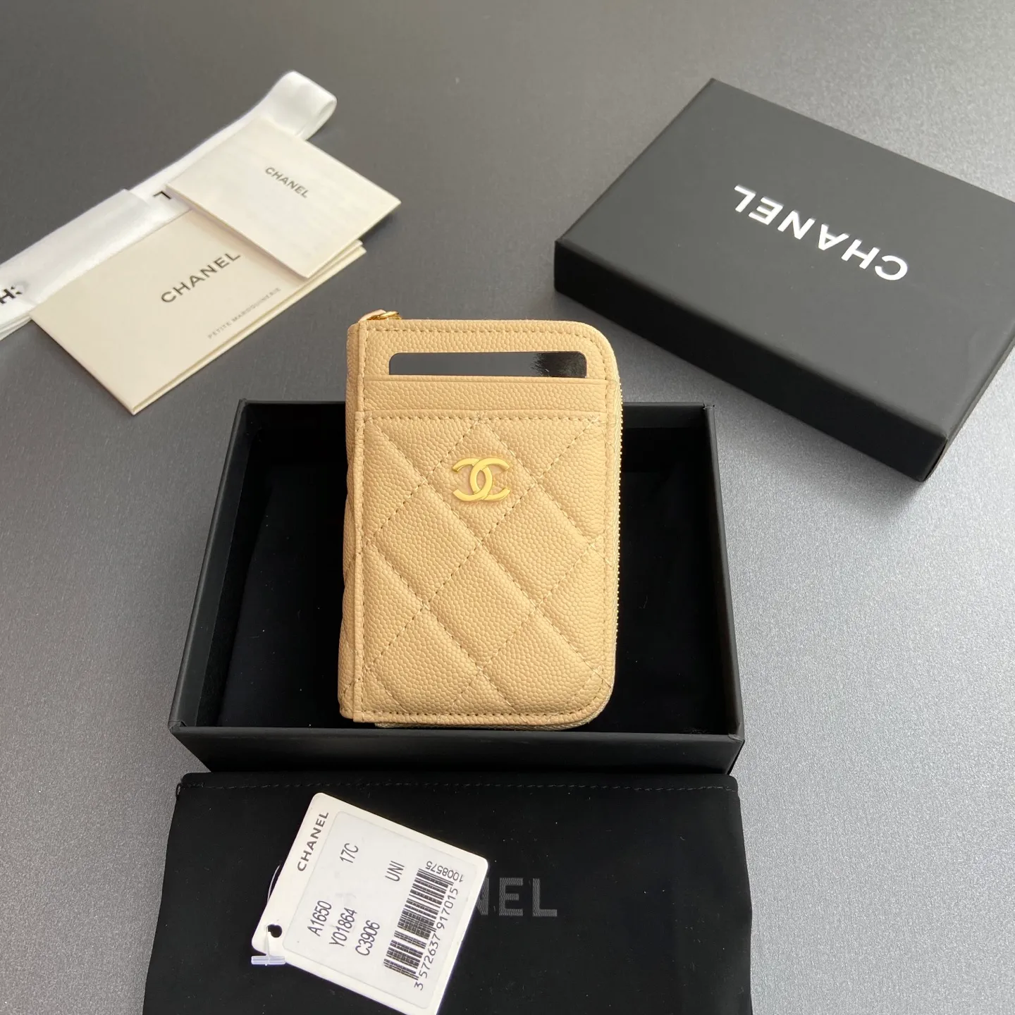 [Special grade hardware original leather] ¥280 Xiaoxiang small zipper bag card holder series with iconic metal logo, gold tone metal hardware, special Italian imported leather 2 card slots wallet bag, 4 card slots No.: 1650 Apricot fine ball pattern light gold steel mark Size: w11×h7.5×2cm