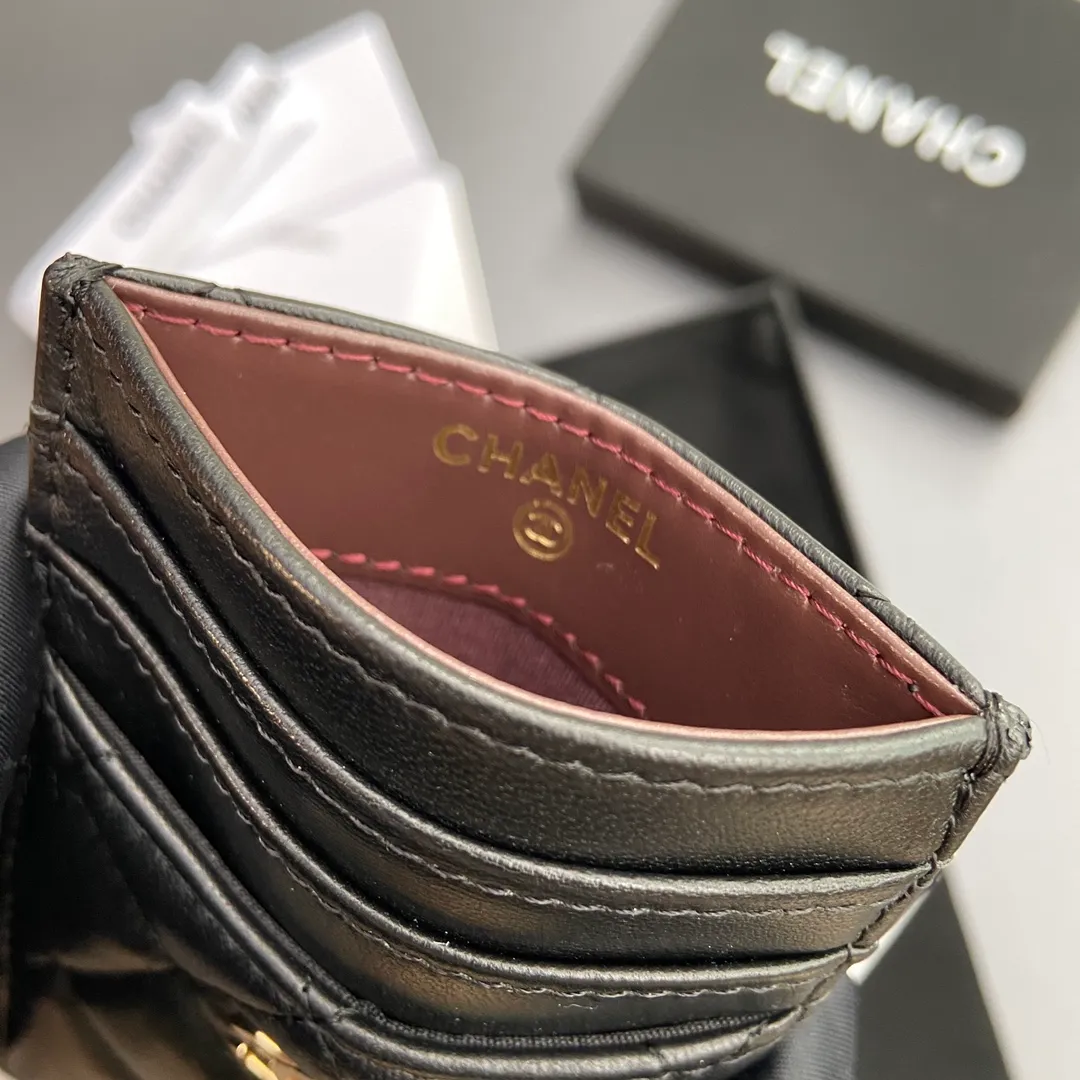 [Special grade hardware original leather] ¥240 Xiaoxiang card holder series Quilted card holder with iconic metal logo Gold-toned metal hardware, exclusive Italian imported leather 5 card slots No.: 3595 Size: w8×11.5cm
