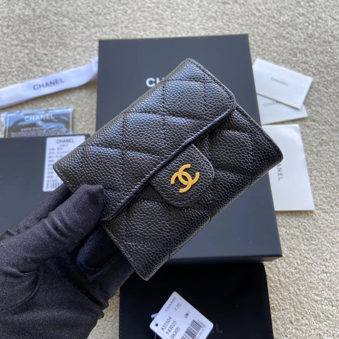 Xiaoxiang imported Italian leather double-layer card holder 320💰 Item number: A31504 Height: w12.5×h8.5×d2.5cm Color: black ball pattern gold steel mark