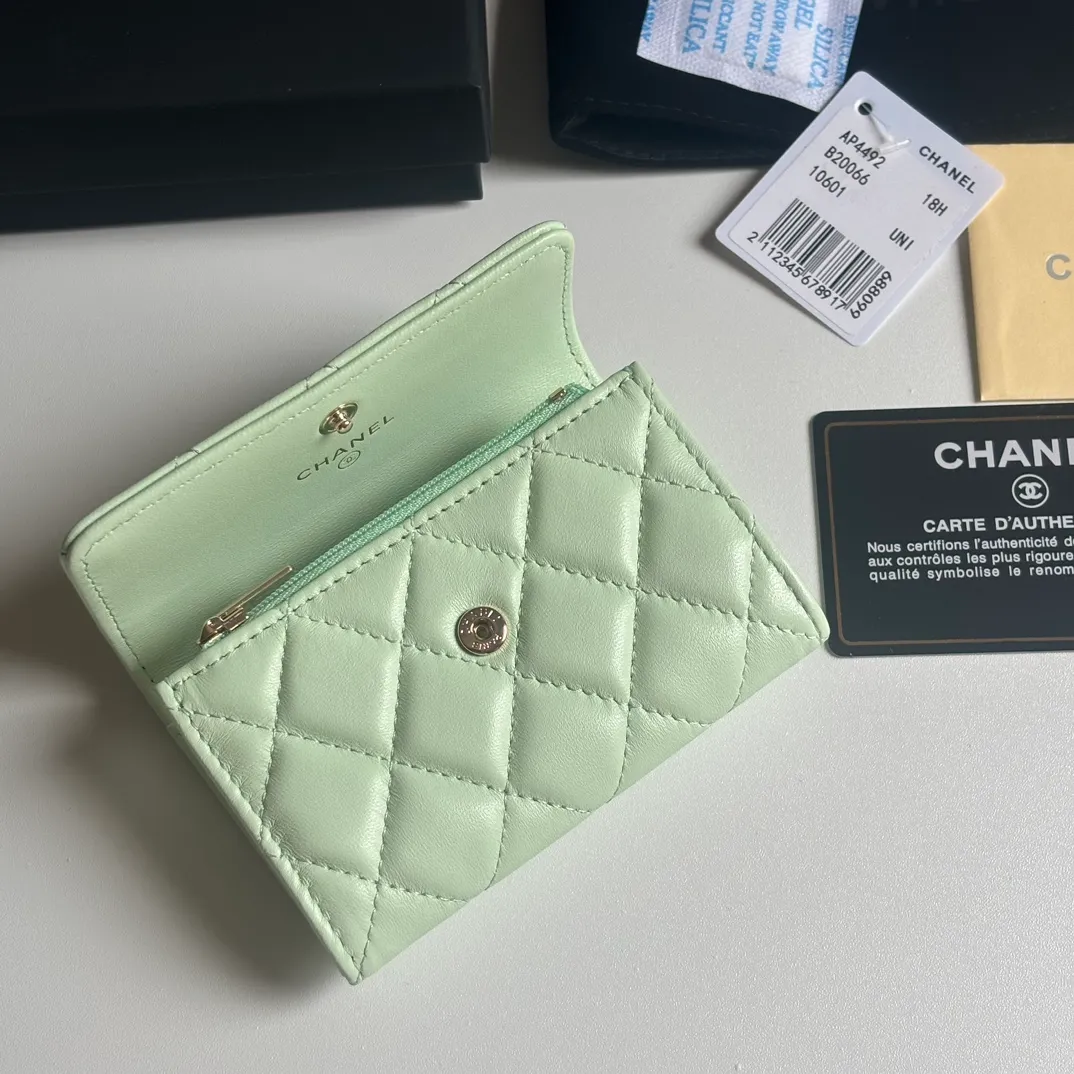 New product CH@NEL lambskin hijab card holder 💦 with new luogo, zipper compartment inside, original quality, exquisite details, model number AP8984, size 11*8.5*3cm 320💰