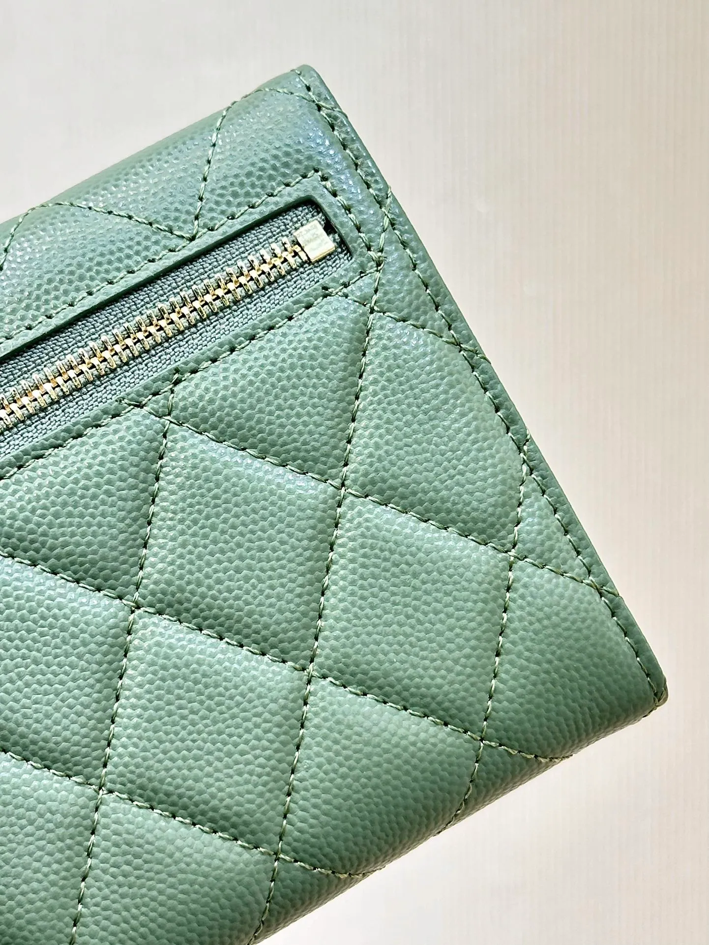 82288 Caviar green gold