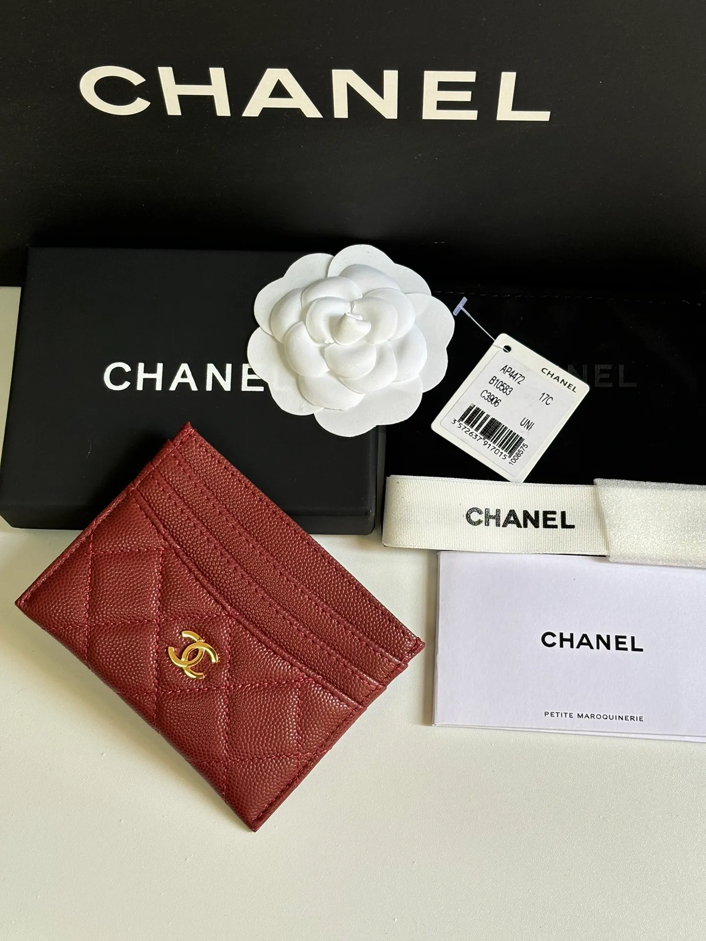 💰240 new product CH@NEL card holder has arrived💦This card holder adds a few more card slots based on the old model, making it more practical. It has original quality and beautiful details. Model No. AP8944, size 11*8*1cm.