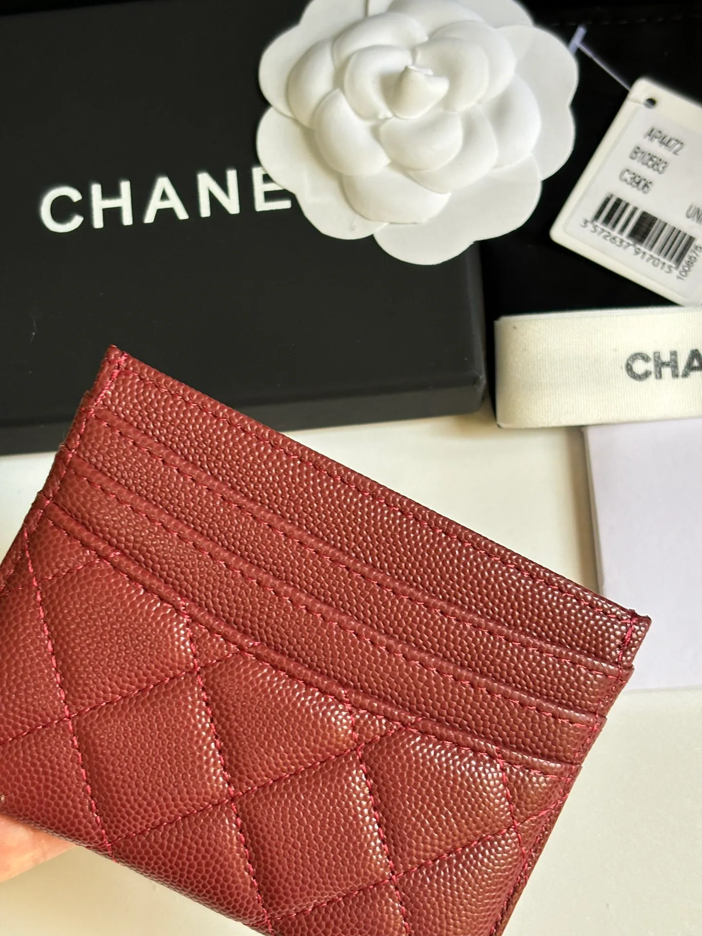 💰240 new product CH@NEL card holder has arrived💦This card holder adds a few more card slots based on the old model, making it more practical. It has original quality and beautiful details. Model No. AP8944, size 11*8*1cm.