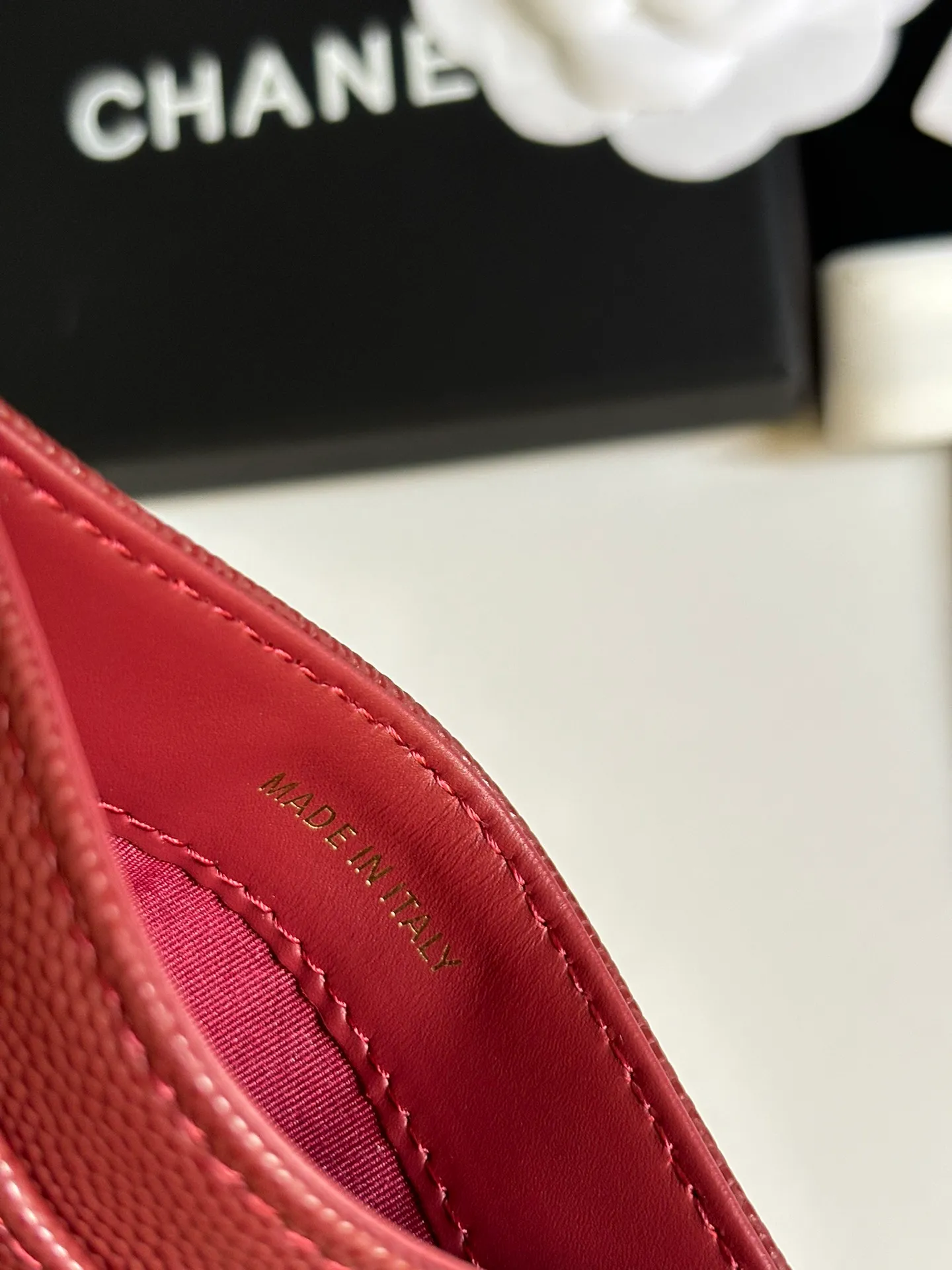 💰240 new product CH@NEL card holder has arrived💦This card holder adds a few more card slots based on the old model, making it more practical. It has original quality and beautiful details. Model No. AP8944, size 11*8*1cm.