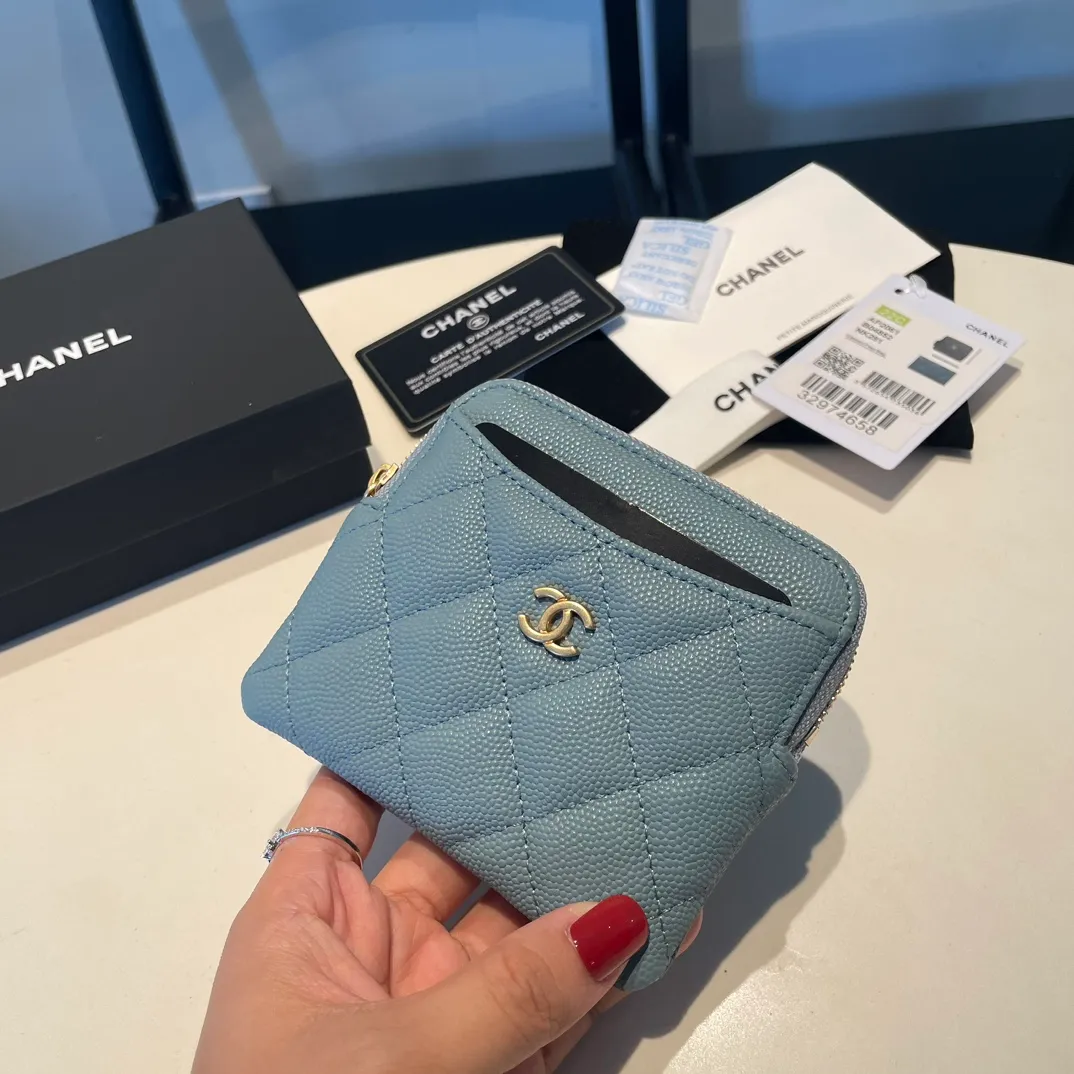💰420😊Upgraded version💋Chanel🆕 New color colorful fine ball caviar cowhide🐂Classic zipper bag with multiple card slots for change. It can also bring convenience to various bank cards, supermarket cards, shopping cards, and membership cards. It is so small and easy to carry. It is the most fashionable and popular element of coin purses. Do you own it? Comes with the latest complete set of packaging 2061🍃size: 12*9.5cm