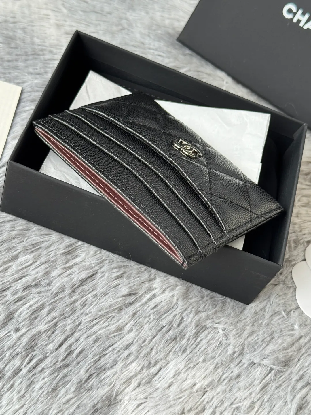 💰240💰 chanel 2025 new product card holder lambskin, seven card slots, can hold change, imported Italian lambskin + hardware logo, so beautiful, love it. The color is as shown in the picture, easy and fast storage, mini card holder No.: AP8944 Size: w11×h10cm