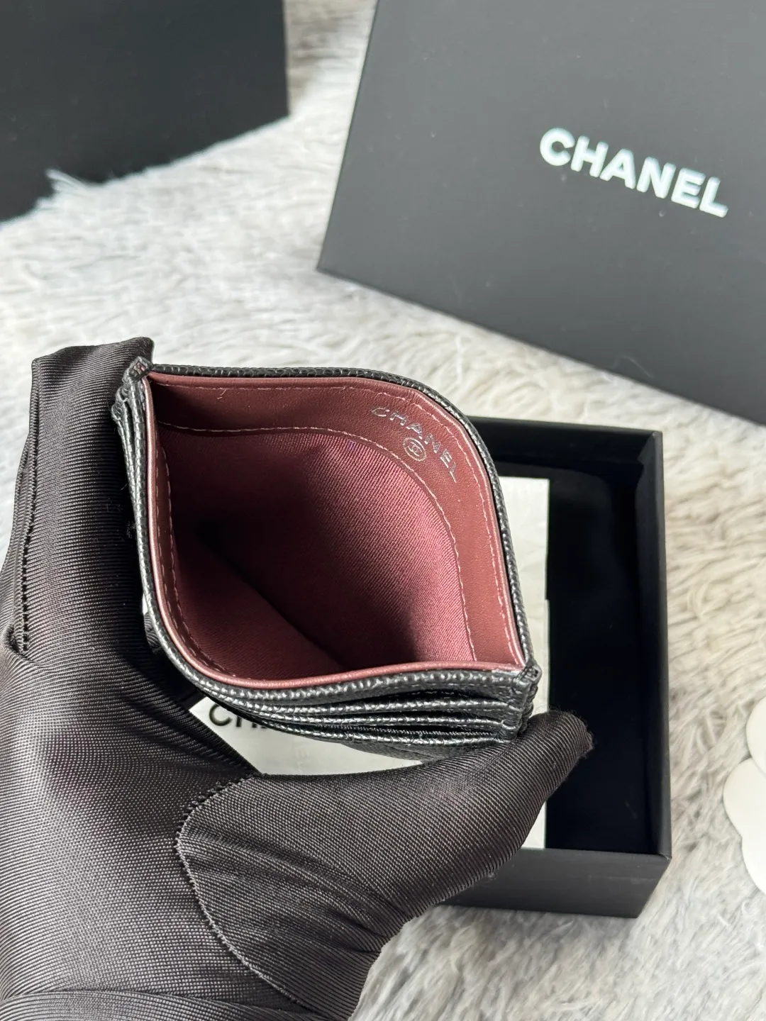 💰240💰 chanel 2025 new product card holder lambskin, seven card slots, can hold change, imported Italian lambskin + hardware logo, so beautiful, love it. The color is as shown in the picture, easy and fast storage, mini card holder No.: AP8944 Size: w11×h10cm