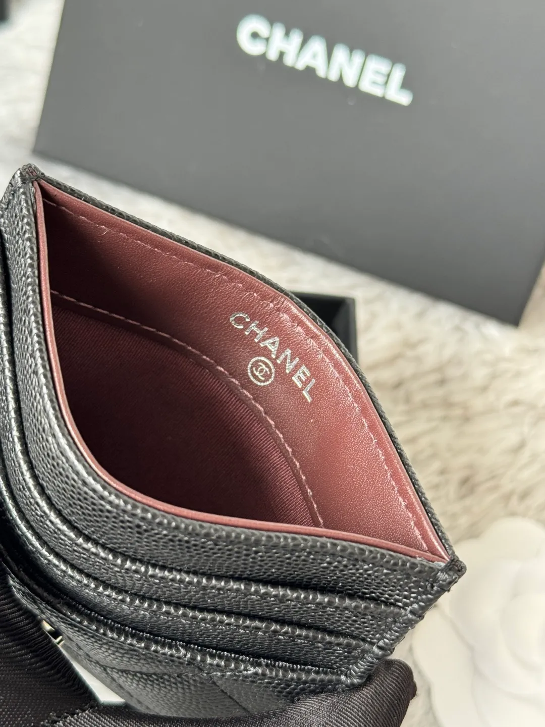 💰240💰 chanel 2025 new product card holder lambskin, seven card slots, can hold change, imported Italian lambskin + hardware logo, so beautiful, love it. The color is as shown in the picture, easy and fast storage, mini card holder No.: AP8944 Size: w11×h10cm