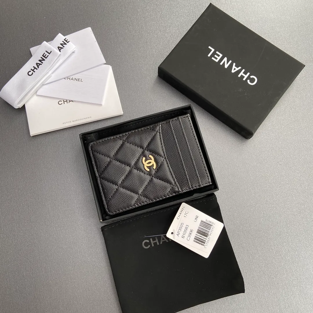 [Special grade hardware original leather] ¥260 Xiaoxiang card holder series Quilted card holder with iconic metal logo Gold-toned metal hardware, exclusive Italian imported leather 5 card slots No.: 3595 Size: w8×11.5cm
