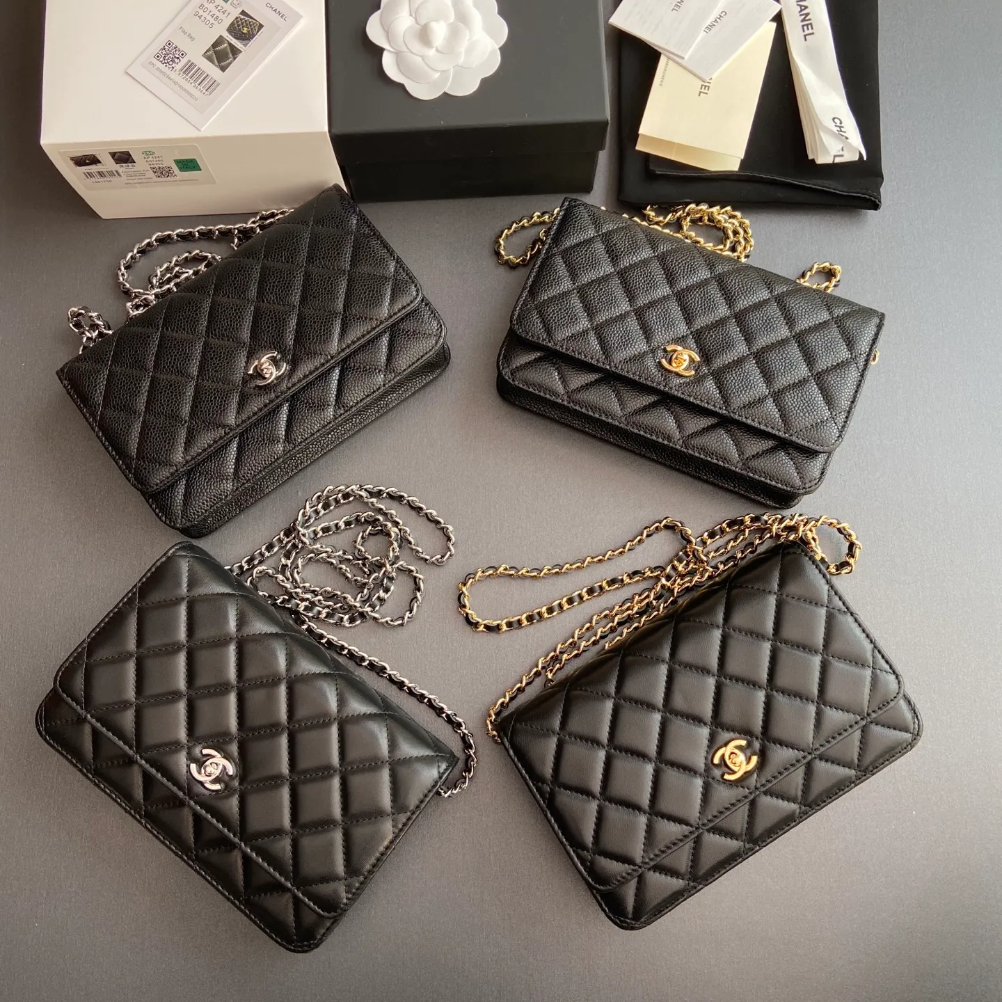 Xiaoxiang imported Italian leather [upgraded version] Item number: AP8482 💰700 Size: w20×h13×d3.5cm Color: black steel mark Combination picture
