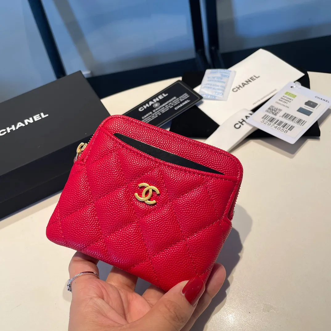 💰420😊Upgraded version💋Chanel🆕 New color colorful fine ball caviar cowhide🐂Classic zipper bag with multiple card slots for change. It can also bring convenience to various bank cards, supermarket cards, shopping cards, and membership cards. It is so small and easy to carry. It is the most fashionable and popular element of coin purses. Do you own it? Comes with the latest complete set of packaging 2061🍃size: 12*9.5cm
