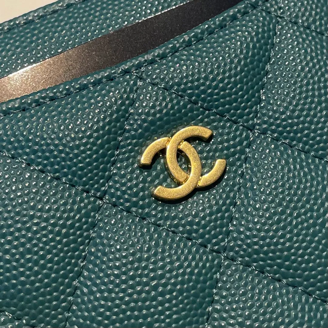 💰420😊Upgraded version💋Chanel🆕 New color colorful fine ball caviar cowhide🐂Classic zipper bag with multiple card slots for change. It can also bring convenience to various bank cards, supermarket cards, shopping cards, and membership cards. It is so small and easy to carry. It is the most fashionable and popular element of coin purses. Do you own it? Comes with the latest complete set of packaging 2061🍃size: 12*9.5cm