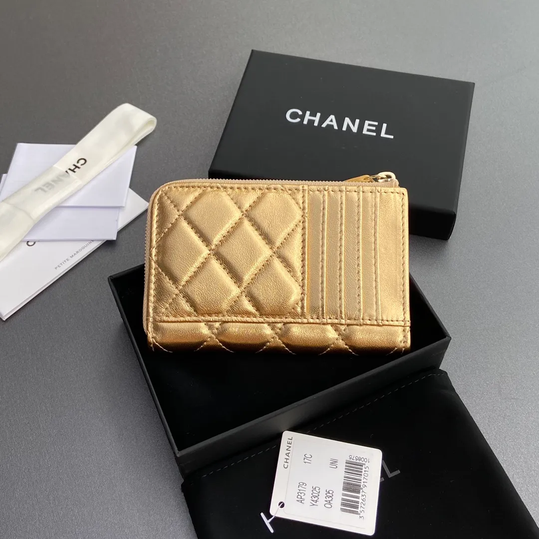 [Special grade hardware original leather] ¥320 Xiaoxiang small zipper bag card holder series Quilted card holder with iconic metal logo Gold tone metal hardware, special Italian imported leather 6 card slots, 1 small zipper bag No.: 3179 Golden Sheep Gold Size: w13×h9×2cm