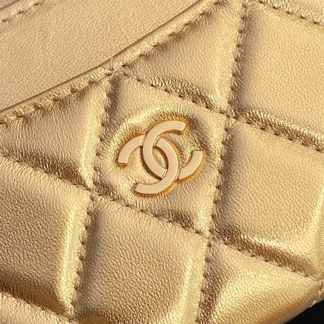 [Special grade hardware original leather] ¥320 Xiaoxiang small zipper bag card holder series Quilted card holder with iconic metal logo Gold tone metal hardware, special Italian imported leather 6 card slots, 1 small zipper bag No.: 3179 Golden Sheep Gold Size: w13×h9×2cm