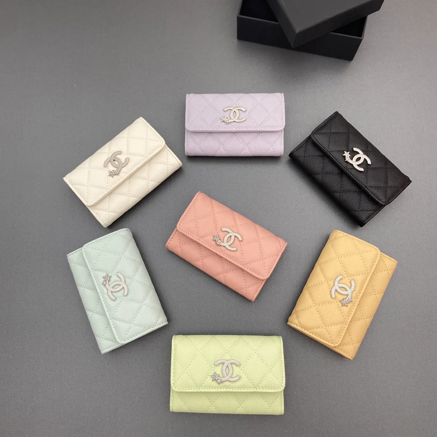25b new series caviar cowhide with stars⭐logo shiny blingblibg~card holder series item number: AP 9624 price: 340 size: w11×h7cm color: fine ball pattern silver star hardware