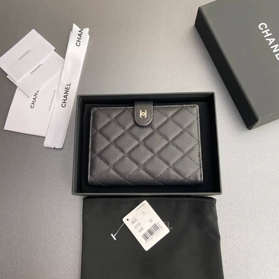 [Special grade hardware original leather] Xiaoxiang passport holder series, quilted with iconic metal logo, metal hardware, special Italian imported leather No.: 96066 Xiaoxiang combination picture