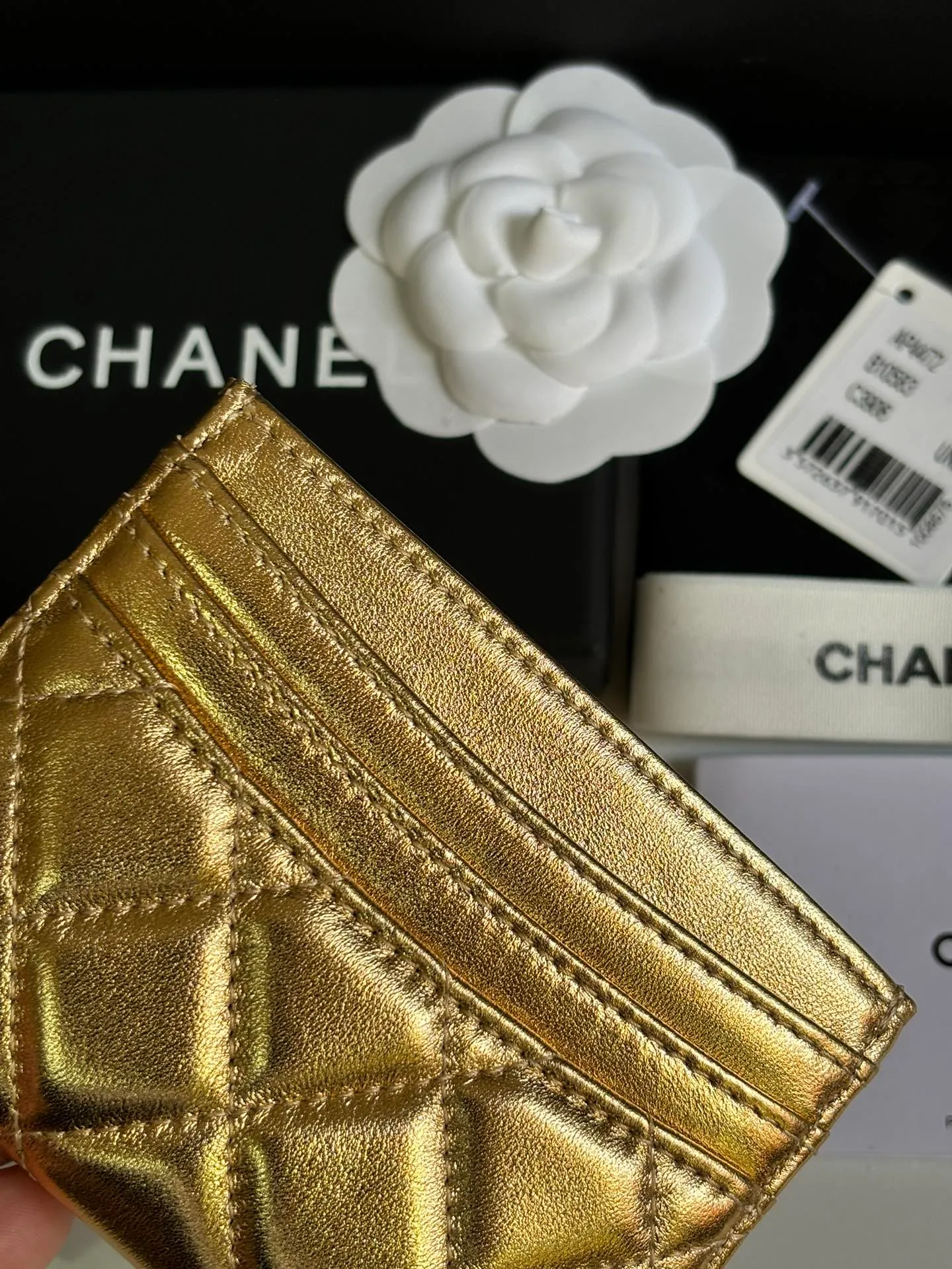 💰240 new product CH@NEL card holder has arrived💦This card holder adds a few more card slots based on the old model, making it more practical. It has original quality and beautiful details. Model No. AP8944, size 11*8*1cm.
