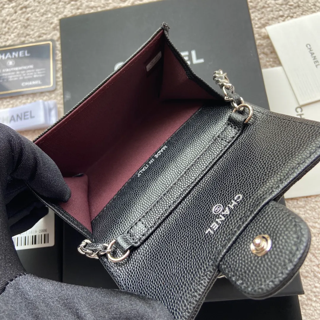 Xiaoxiang imported Italian leather Item number: AP3966 /A81081 (chain small card holder) 💰: 420 Size: w11×h7cm Color: black fine ball pattern silver steel mark hardware