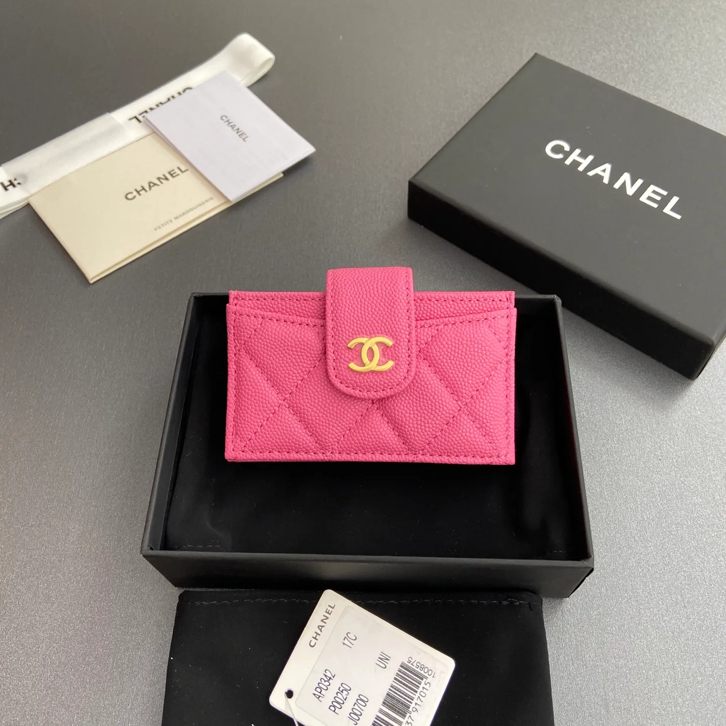 [Special grade hardware original leather] ¥400 Small fragrant organ multi-card slot card holder series with iconic metal logo Gold-toned metal hardware, exclusive Italian imported leather 6 card slots No.: 0342 Plum red fine ball pattern gold steel mark Size: w10×h6×2cm