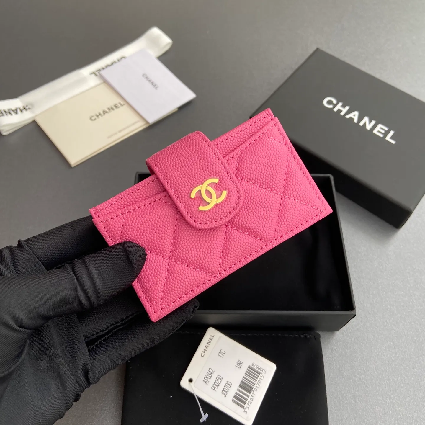 [Special grade hardware original leather] ¥400 Small fragrant organ multi-card slot card holder series with iconic metal logo Gold-toned metal hardware, exclusive Italian imported leather 6 card slots No.: 0342 Plum red fine ball pattern gold steel mark Size: w10×h6×2cm