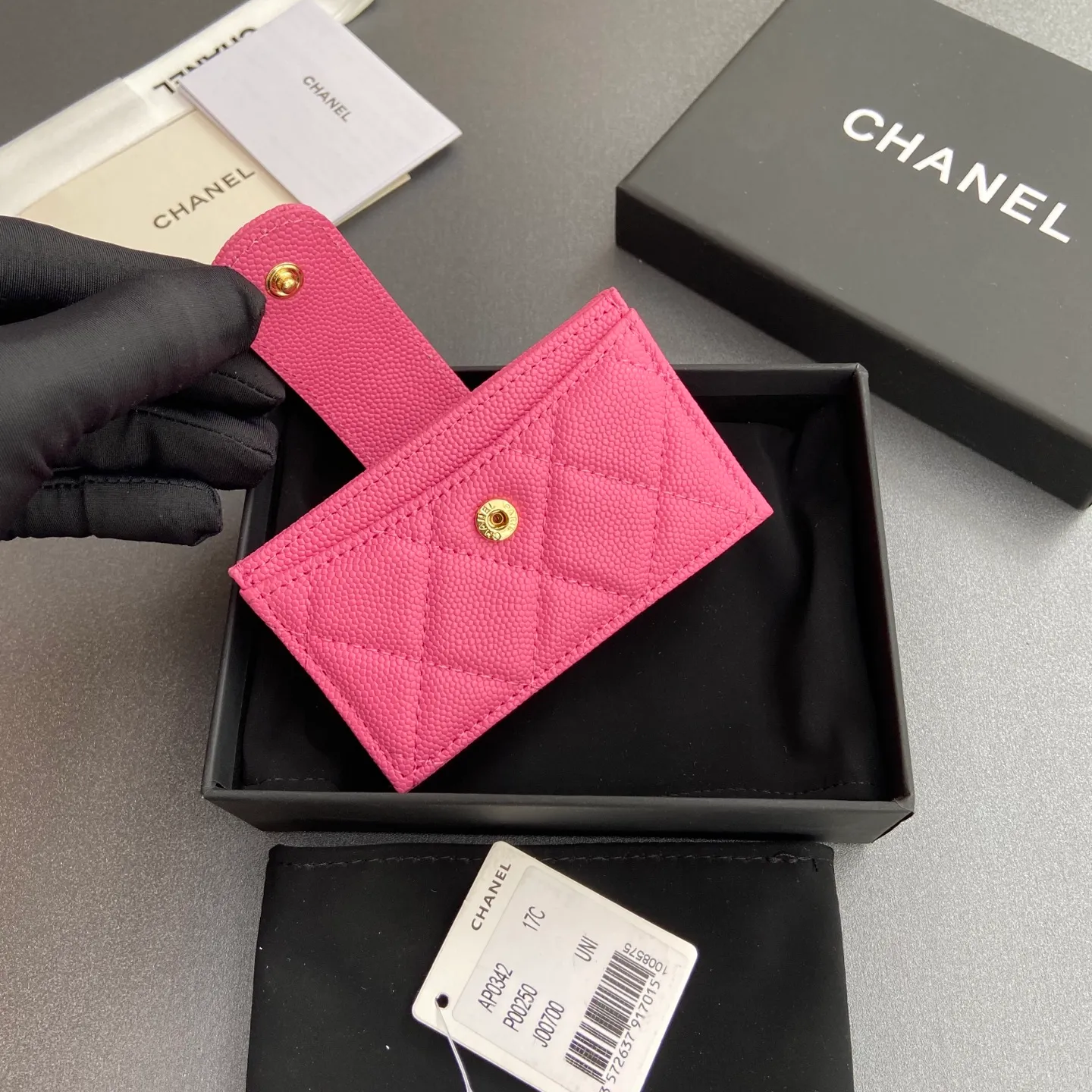[Special grade hardware original leather] ¥400 Small fragrant organ multi-card slot card holder series with iconic metal logo Gold-toned metal hardware, exclusive Italian imported leather 6 card slots No.: 0342 Plum red fine ball pattern gold steel mark Size: w10×h6×2cm