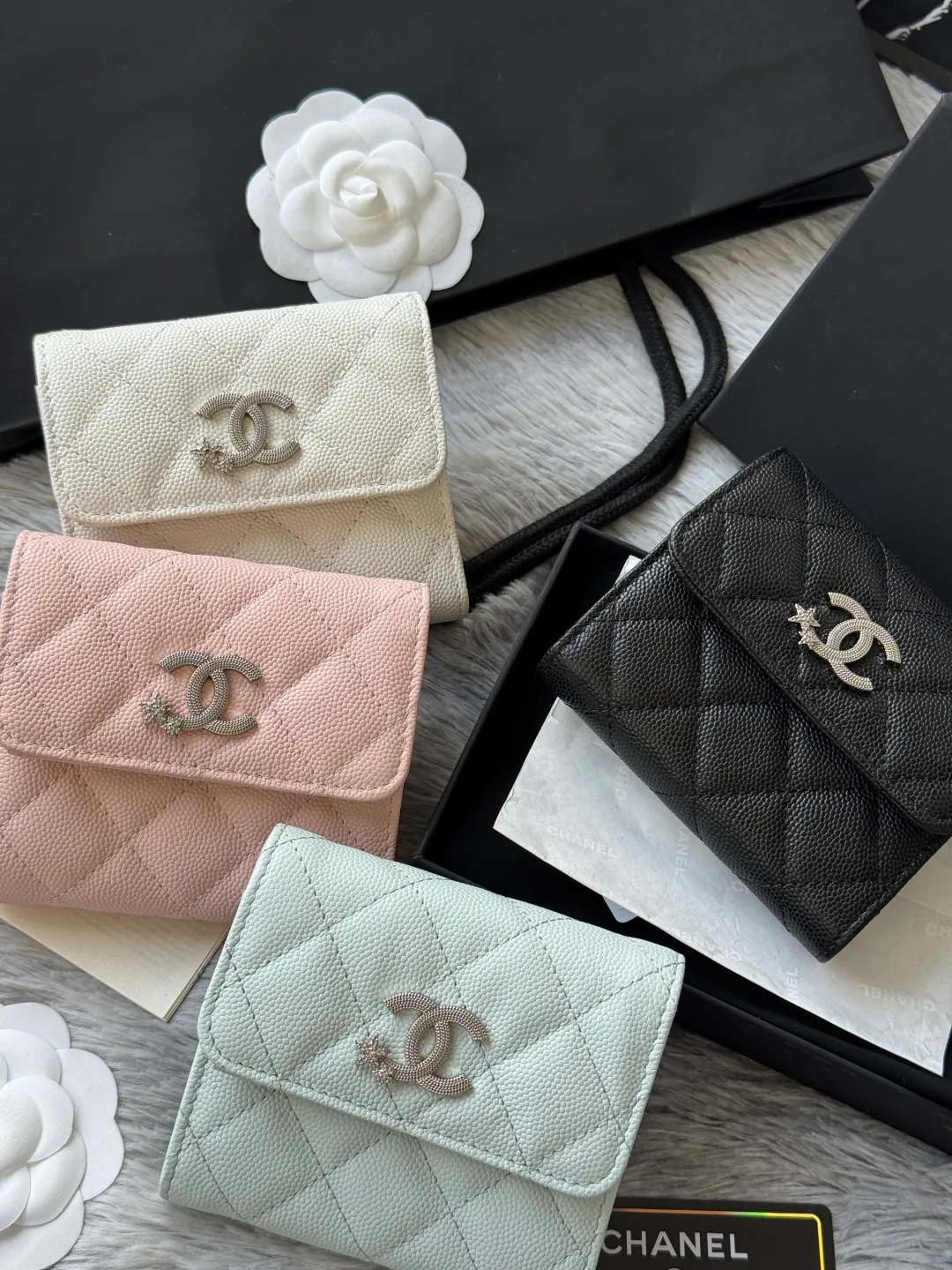 New three-fold wallet 4810 shipped in four colors
