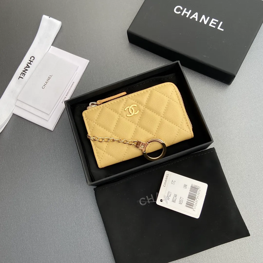 [Special grade hardware original leather] 💰320 Xiaoxiang small zipper bag card holder series Hook chain quilted card holder with iconic metal logo Gold tone metal hardware, special Italian imported leather 1 card slot wallet bag, 1 hook chain Number: 0221 Apricot ball light gold Size: w11.5×h7.5×1.5cm