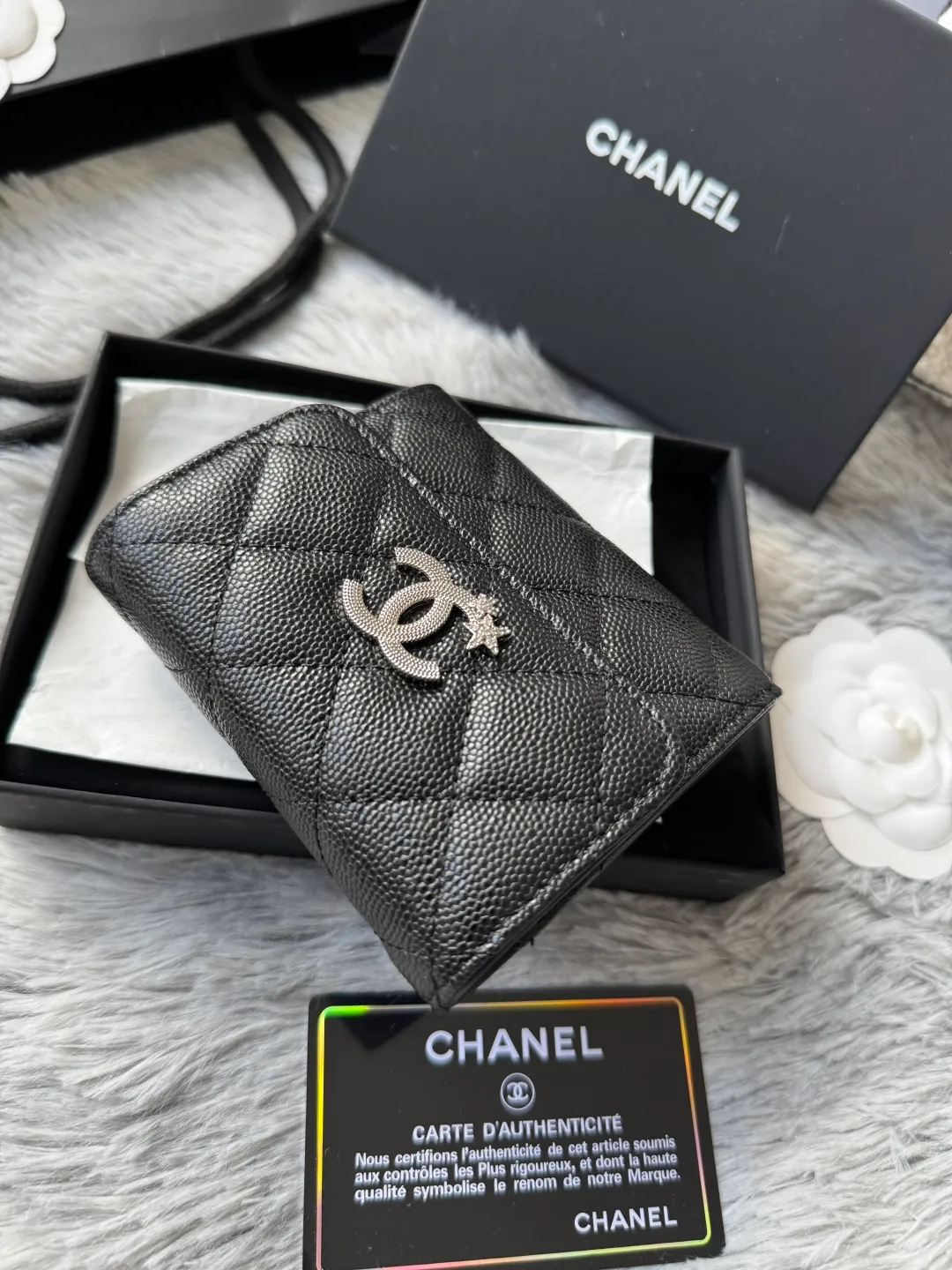 💰480💰 4050 autumn five-pointed star new tri-fold wallet chanel caviar cowhide made with rhombus pattern original quality. Exclusive real shot There is a coin bag inside that can hold hundred-yuan bills, coins and credit cards Number: 4810 Size: 10.5x11.5x3cm.