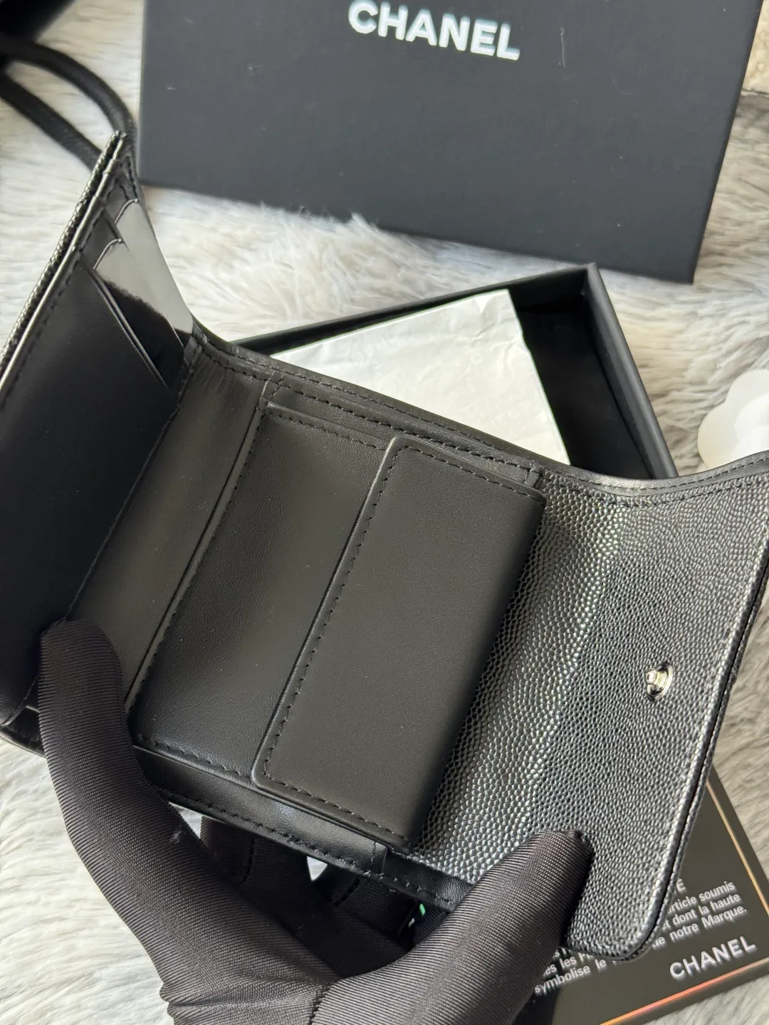 💰480💰 4050 autumn five-pointed star new tri-fold wallet chanel caviar cowhide made with rhombus pattern original quality. Exclusive real shot There is a coin bag inside that can hold hundred-yuan bills, coins and credit cards Number: 4810 Size: 10.5x11.5x3cm.