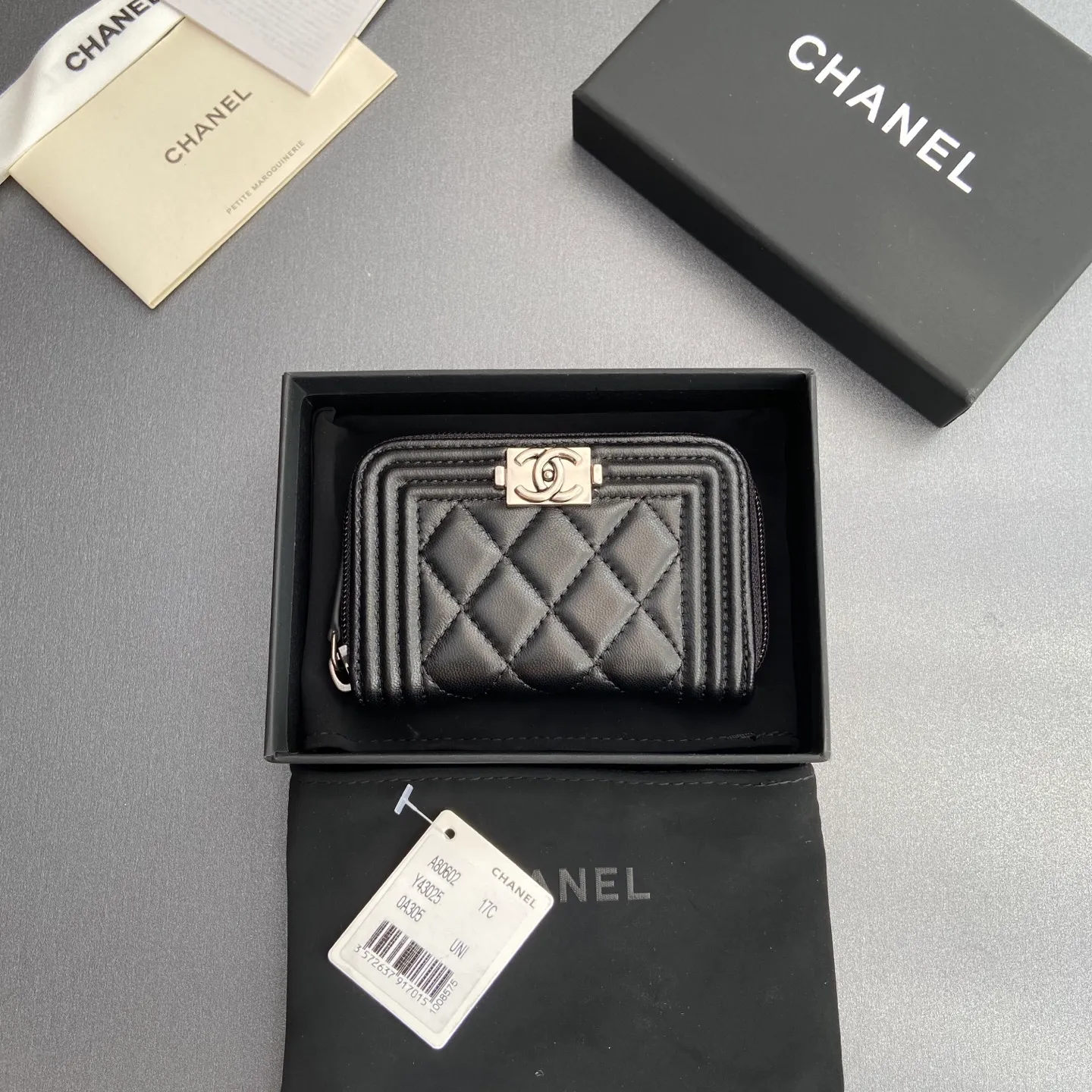 Xiaoxiang imported Italian leather Item number: A80602 Price: 320 Size: w11×h7.5×d2cm Color: