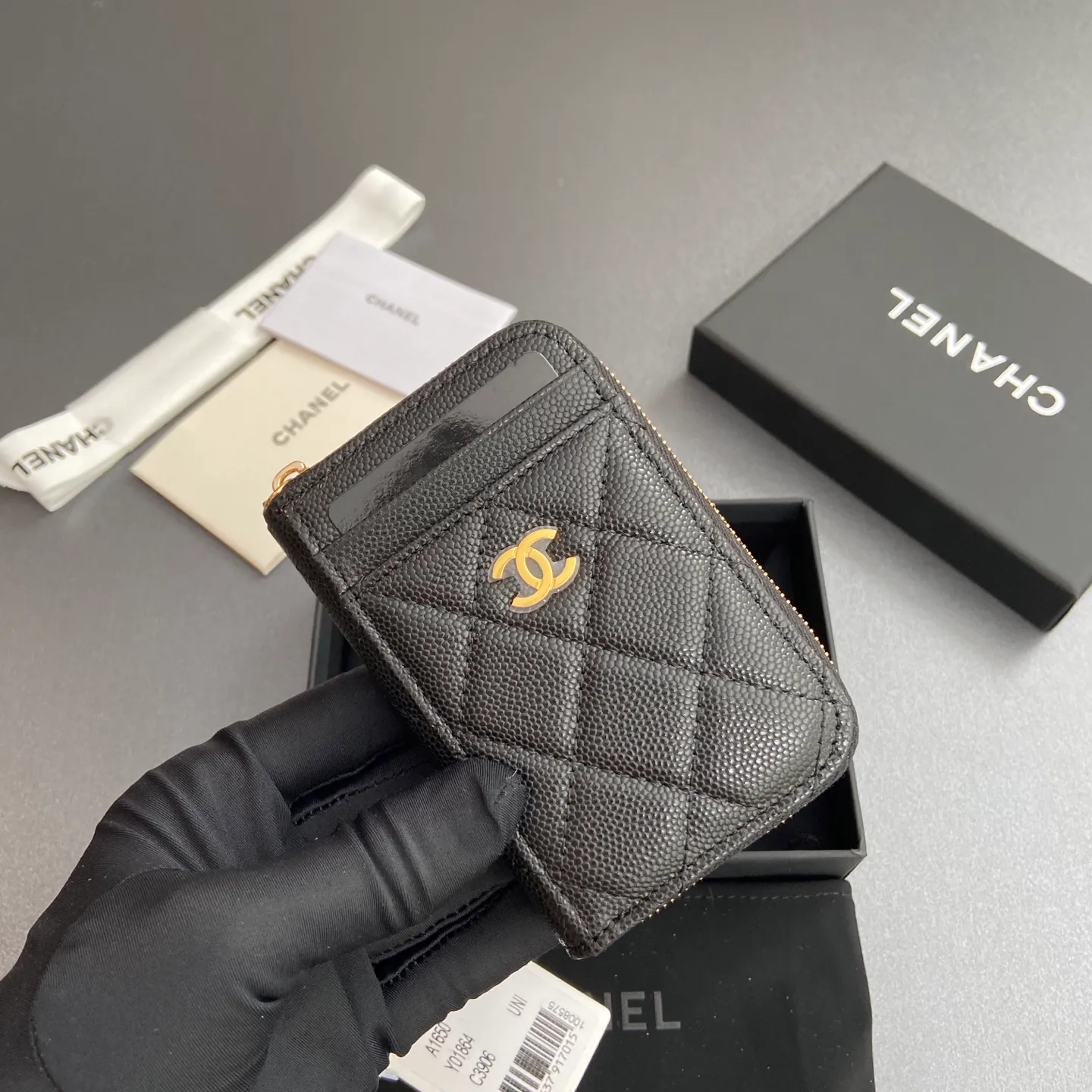[Special grade hardware original leather] ¥280 Xiaoxiang small zipper bag card holder series with iconic metal logo, gold tone metal hardware, special Italian imported leather 2 card slots wallet bag, 4 card slots No.: 1650 Black fine ball pattern gold steel mark Size: w11×h7.5×2cm