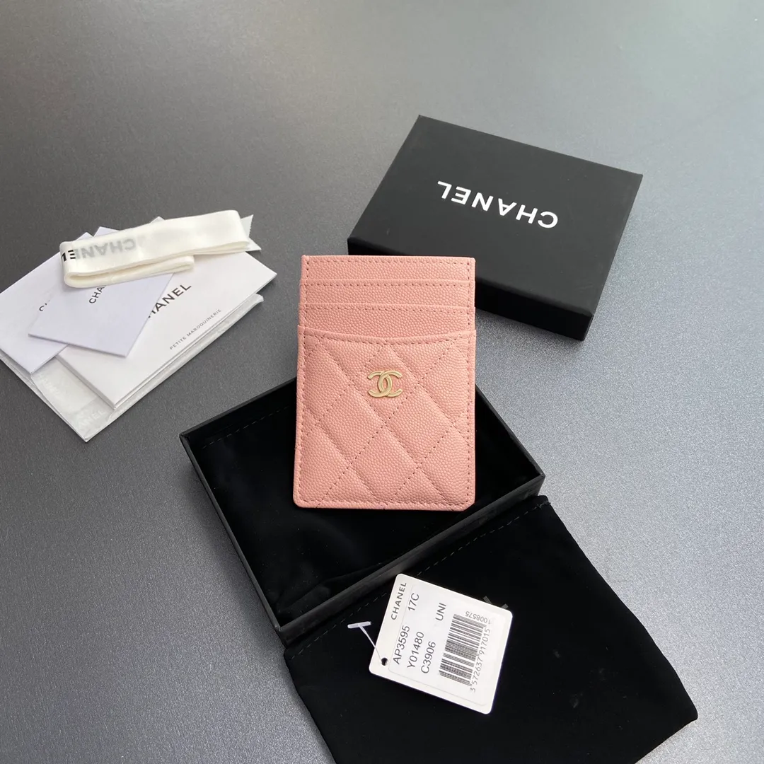 [Special grade hardware original leather] ¥240 Xiaoxiang card holder series Quilted card holder with iconic metal logo Gold tone metal hardware, exclusive Italian imported leather 5 card slots No.: 3595 Pink fine ball gold Size: w8×11.5cm