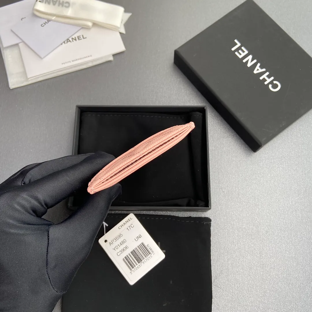 [Special grade hardware original leather] ¥240 Xiaoxiang card holder series Quilted card holder with iconic metal logo Gold tone metal hardware, exclusive Italian imported leather 5 card slots No.: 3595 Pink fine ball gold Size: w8×11.5cm