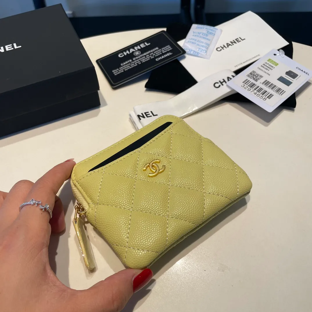 💰420😊Upgraded version💋Chanel🆕 New color colorful fine ball caviar cowhide🐂Classic zipper bag with multiple card slots for change. It can also bring convenience to various bank cards, supermarket cards, shopping cards, and membership cards. It is so small and easy to carry. It is the most fashionable and popular element of coin purses. Do you own it? Comes with the latest complete set of packaging 2061🍃size: 12*9.5cm
