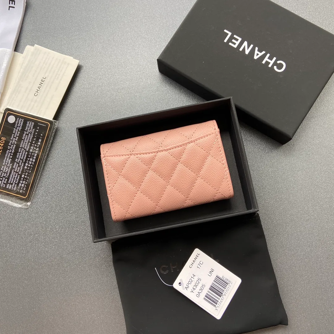 Xiaoxiang imported Italian leather Item number: AP428 Price: 260 Size: w11×h7cm Color: Pink fine ball pattern gold steel mark