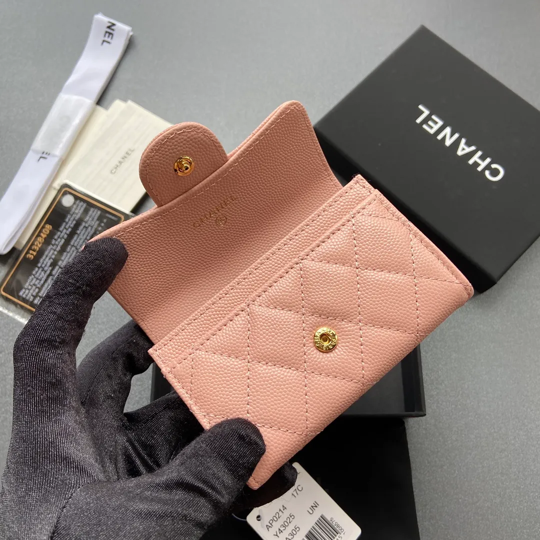 Xiaoxiang imported Italian leather Item number: AP428 Price: 260 Size: w11×h7cm Color: Pink fine ball pattern gold steel mark
