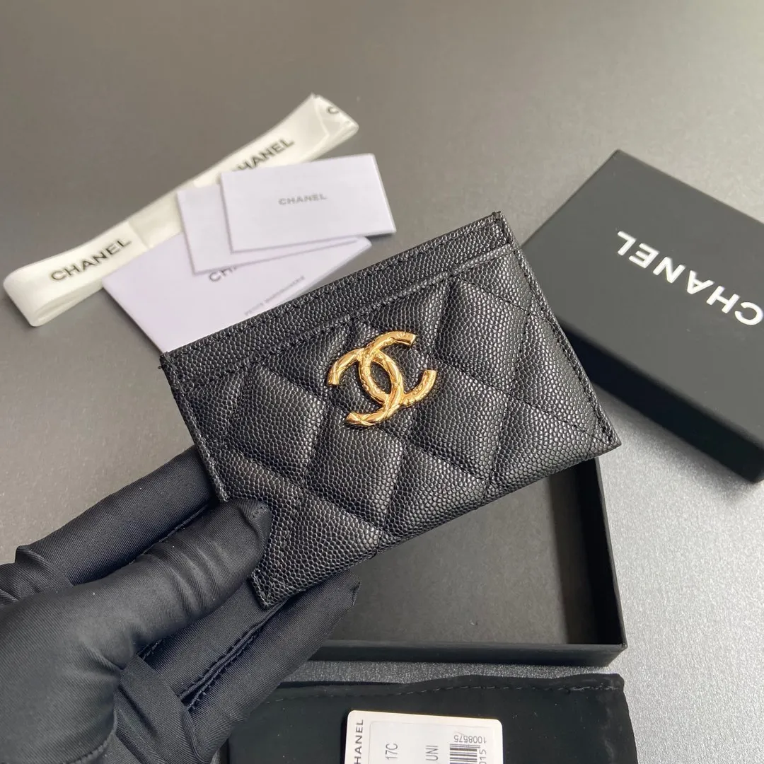 Xiaoxiang imported Italian grained calfskin Item No.: AP7956 Price: 280 Size: w11×7.5cm Color: Black fine ball pattern light gold Usage: Card holder