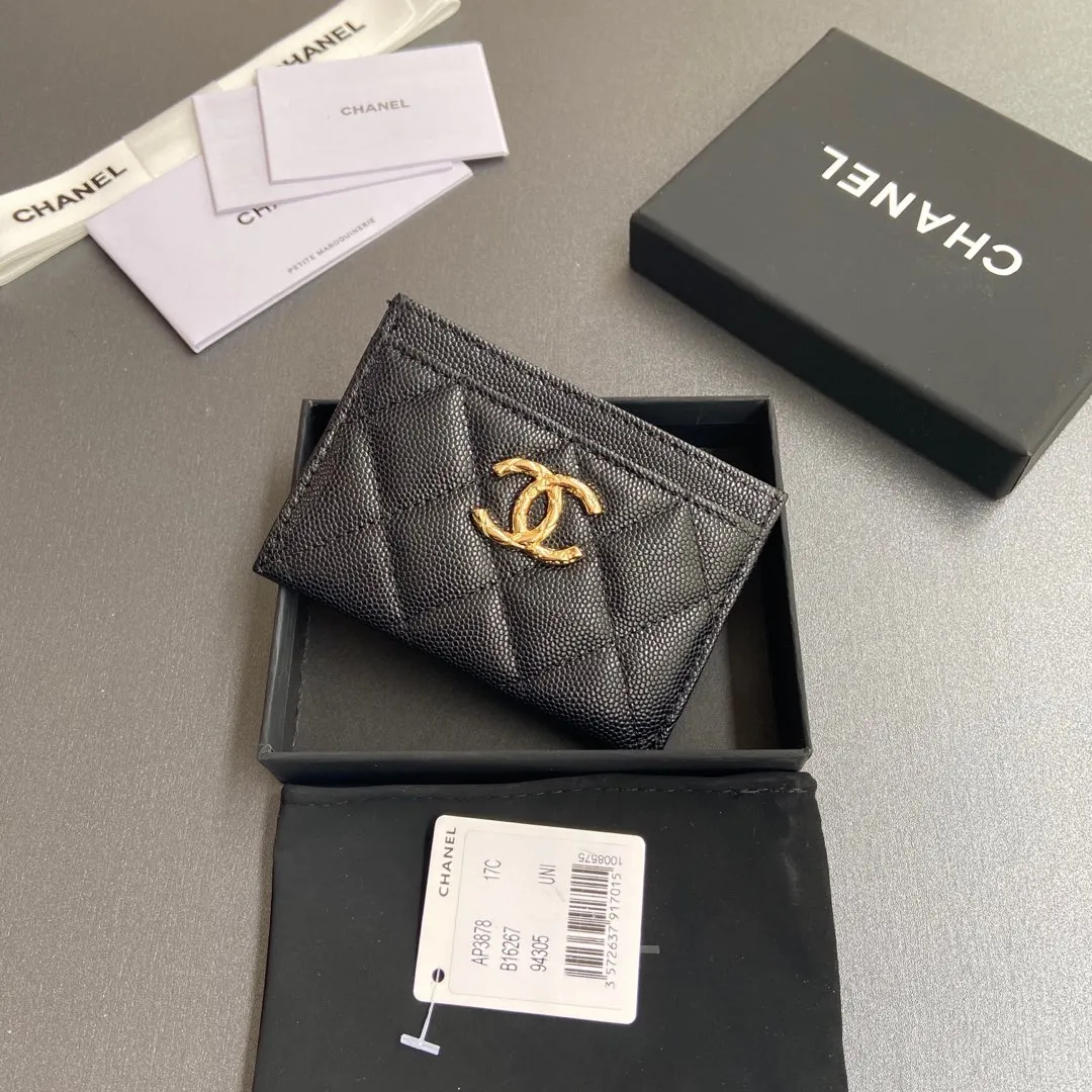 Xiaoxiang imported Italian grained calfskin Item No.: AP7956 Price: 280 Size: w11×7.5cm Color: Black fine ball pattern light gold Usage: Card holder