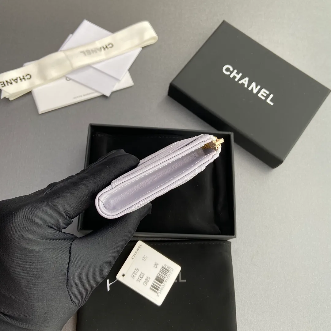 [Special grade hardware original leather] ¥320 Xiaoxiang small zipper bag card holder series Quilted card holder with iconic metal logo Gold tone metal hardware, special Italian imported leather 6 card slots, 1 small zipper bag No.: 3179 Light purple fine ball gold Size: w13×h9×2cm