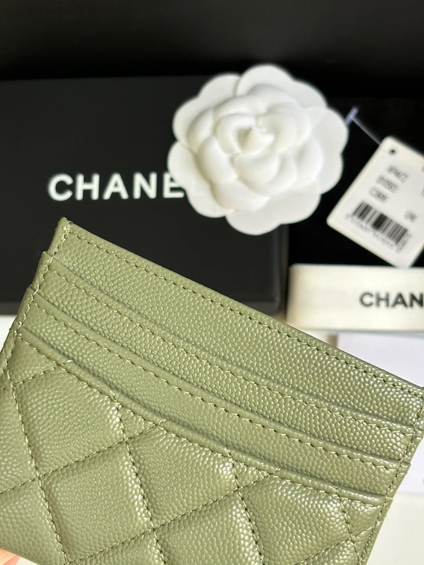 💰240 new product CH@NEL card holder has arrived💦This card holder adds a few more card slots based on the old model, making it more practical. It has original quality and beautiful details. Model No. AP8944, size 11*8*1cm.