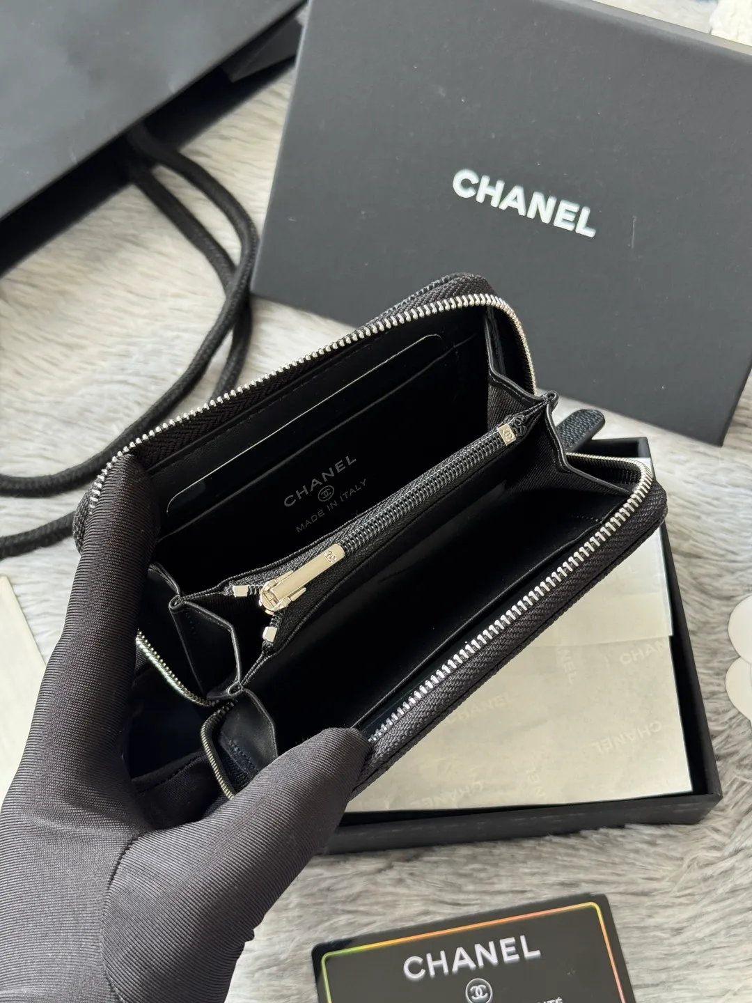 💰360💰 4050 autumn new product zipper small coin purse with zipper inside chanel small zipper card holder with new luogo zipper compartment inside made of caviar cowhide original quality credit card holder number: 4815 size: 11x7.5x2cm