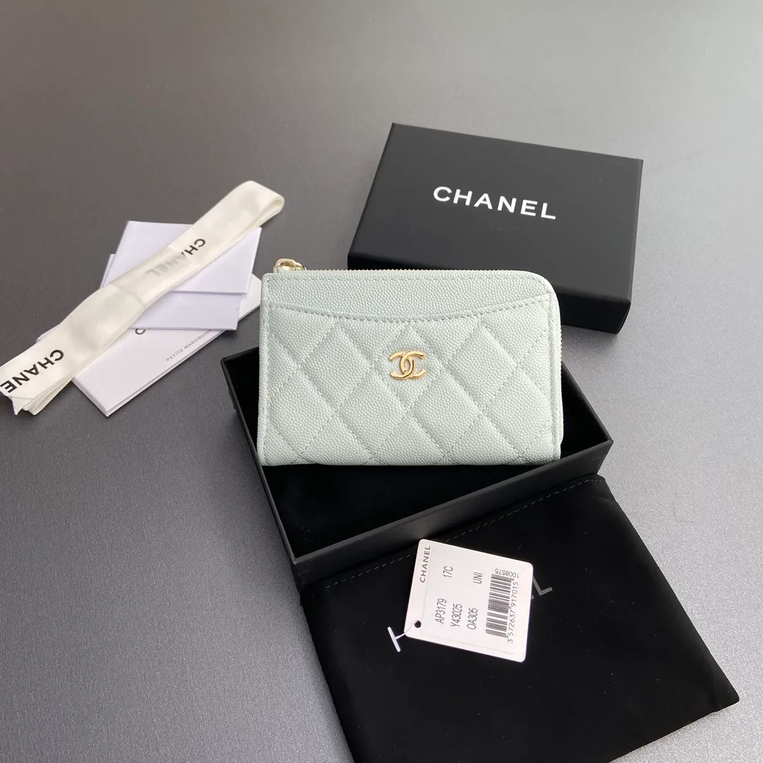 [Special grade hardware original leather] ¥320 Xiaoxiang small zipper bag card holder series Quilted card holder with iconic metal logo Gold tone metal hardware, special Italian imported leather 6 card slots, 1 small zipper bag No.: 3179 Light blue fine ball gold Size: w13×h9×2cm
