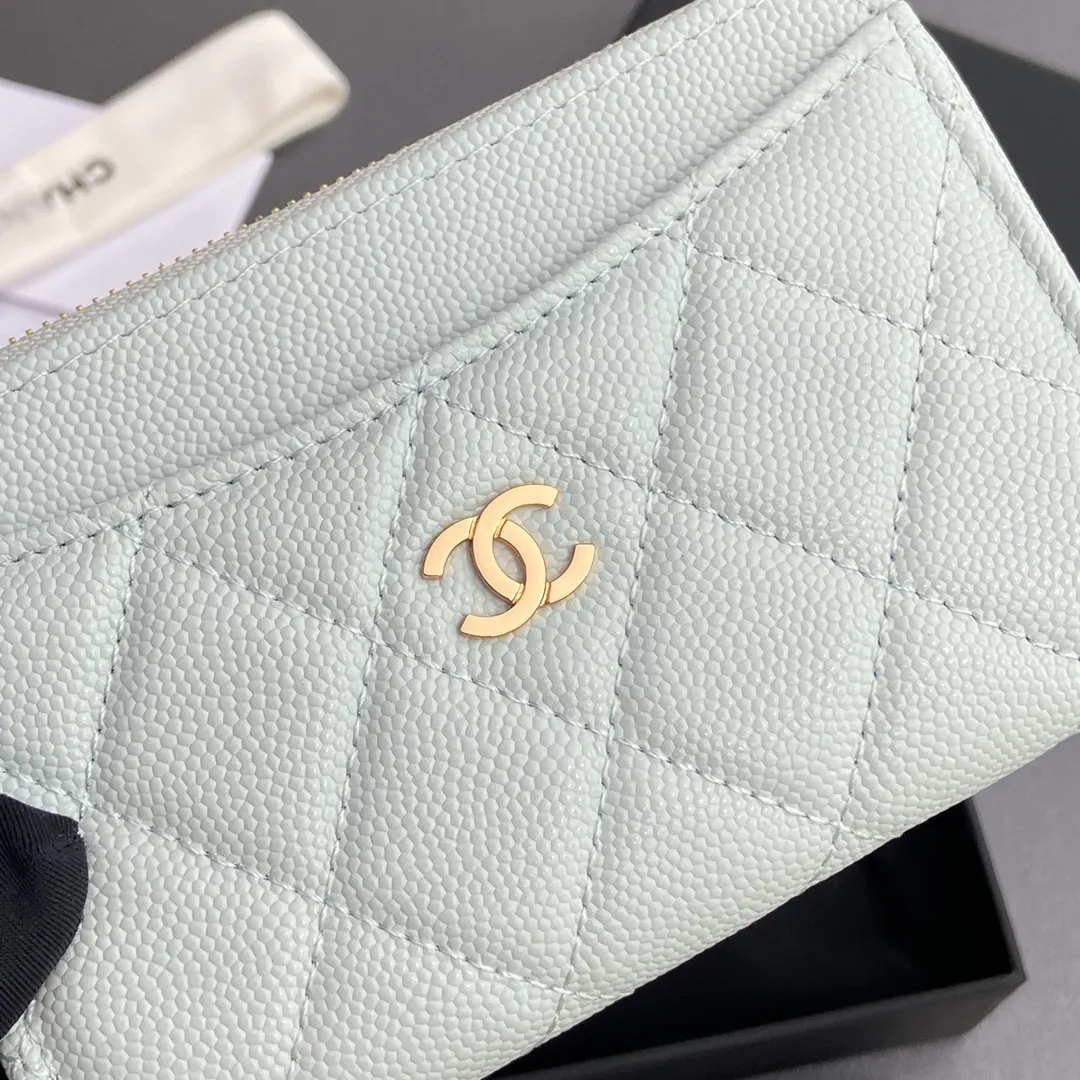 [Special grade hardware original leather] ¥320 Xiaoxiang small zipper bag card holder series Quilted card holder with iconic metal logo Gold tone metal hardware, special Italian imported leather 6 card slots, 1 small zipper bag No.: 3179 Light blue fine ball gold Size: w13×h9×2cm
