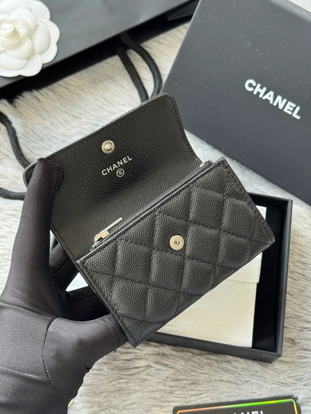 💰340 💰 4050 Autumn new product bi-fold card holder chanel hijab card holder can hold credit card and change made of caviar cowhide exclusive real shot with new luogo zipper compartment inside original single quality details are beautiful No.: 4812 size: 11x8.5x3cm