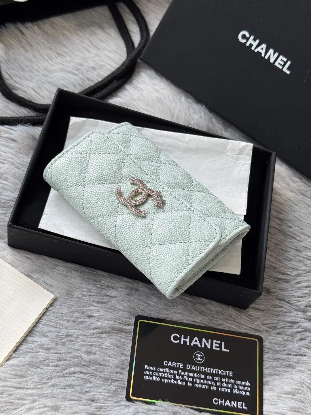 💰340 💰 4050 Autumn new product bi-fold card holder chanel hijab card holder can hold credit card and change made of caviar cowhide exclusive real shot with new luogo zipper compartment inside original single quality details are beautiful No.: 4812 size: 11x8.5x3cm