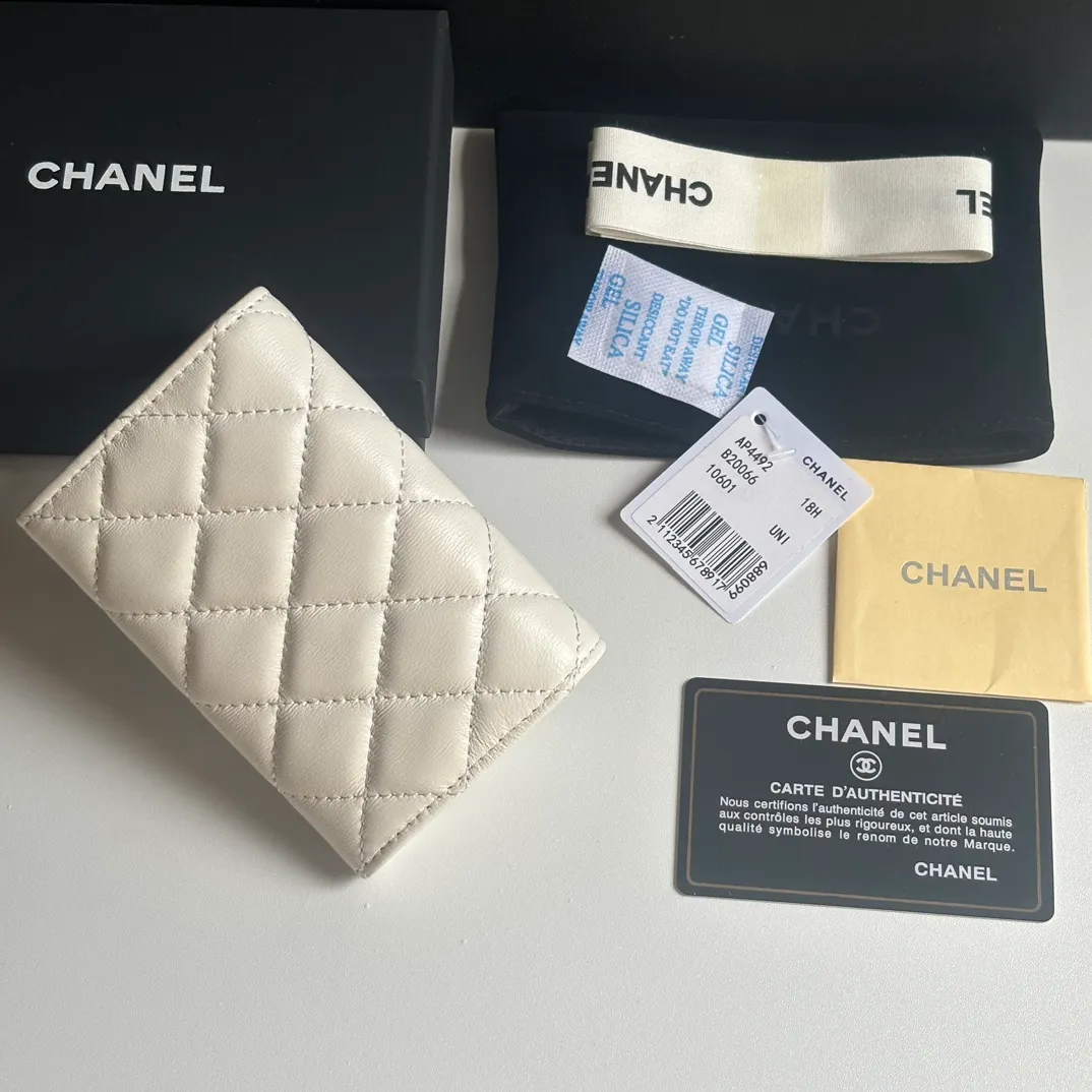 New product CH@NEL lambskin hijab card holder 💦 with new luogo, zipper compartment inside, original quality, exquisite details, model number AP8984, size 11*8.5*3cm 320💰