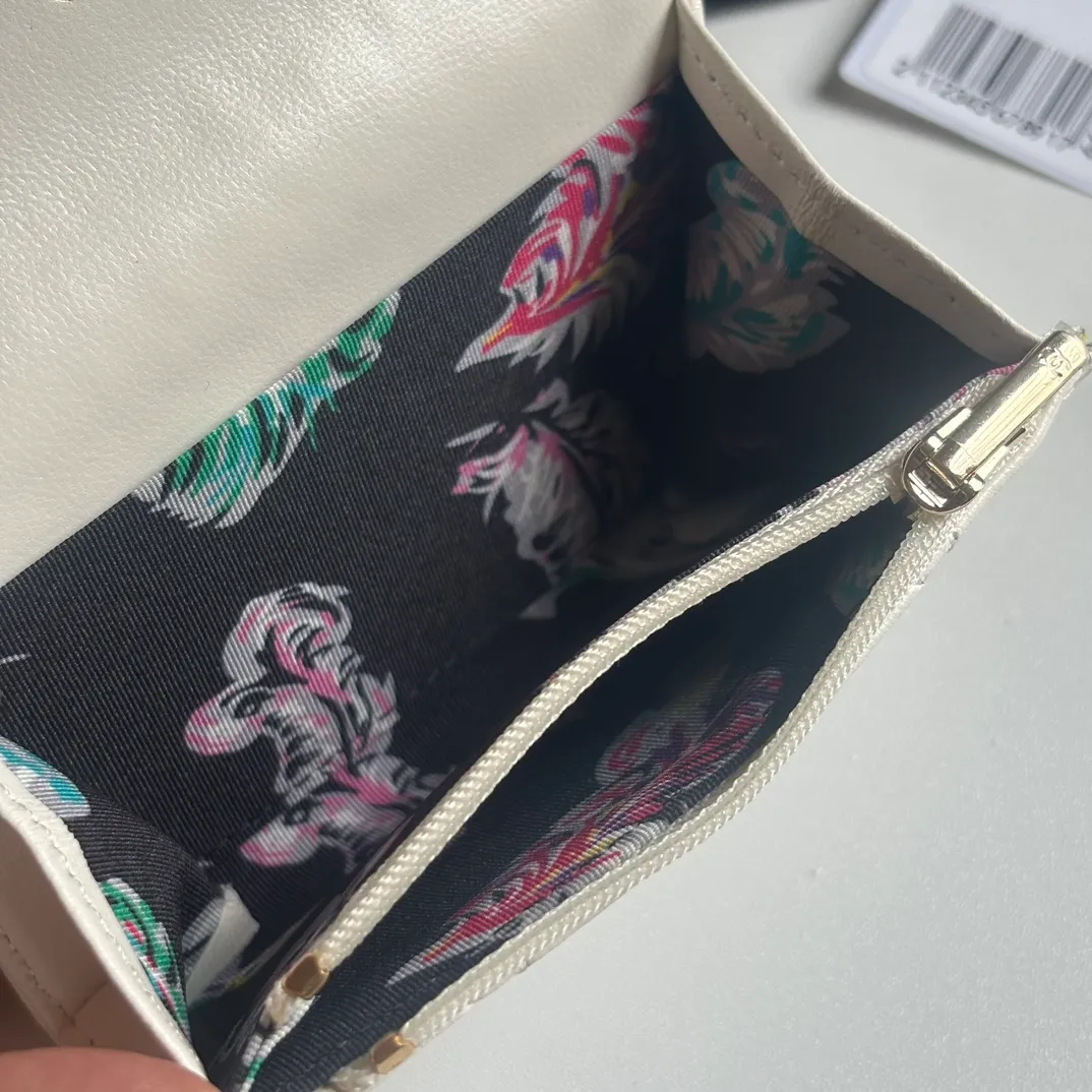 New product CH@NEL lambskin hijab card holder 💦 with new luogo, zipper compartment inside, original quality, exquisite details, model number AP8984, size 11*8.5*3cm 320💰